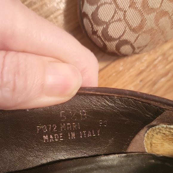 Coach Vintage Brown Patterned Heels with Bow Sz 5 1/2 - Picture 3 of 9